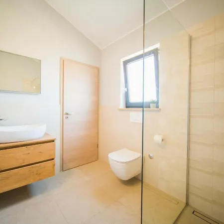 Banjole, Moderna Sa Bazenom, Blizu Plaze *