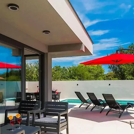 Villa Banjole, Moderna Sa Bazenom, Blizu Plaze *