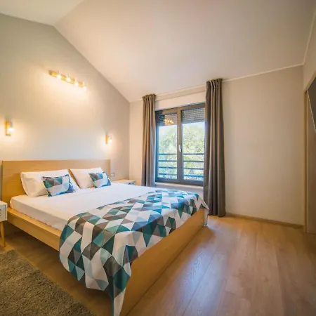 Villa Banjole, Moderna Sa Slanim Bazenom, Blizu Plaze Medulin