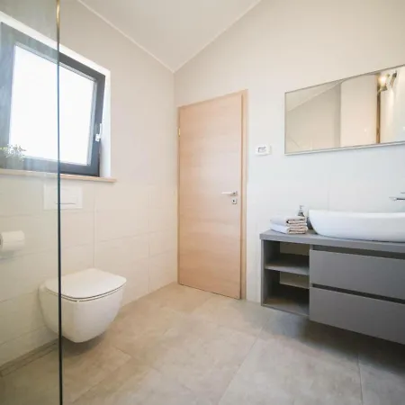 Villa Banjole, Moderna Sa Bazenom, Blizu Plaze Medulin